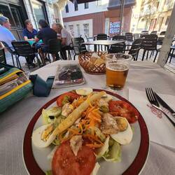 The salad appetizer. I forgot to take a picture of the beef, fries, & red peppers