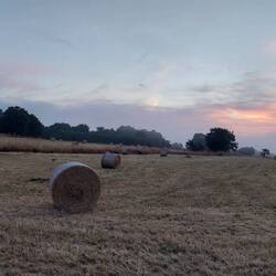 Nahe dem Dorf Vilei mache ich ein paar Fotos vom Morgenhimmel.