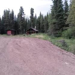 Butt Cabin, geteilt mit zwei Amis