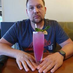 Ich habe einen pinken Cocktail bekommen