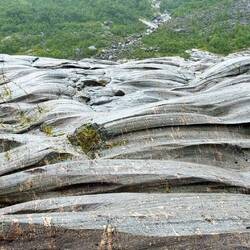 Gletscher hat seine Spuren auf den Felsen hinterlassen