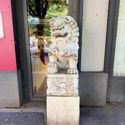 Street scenes from Paris Chinatown.