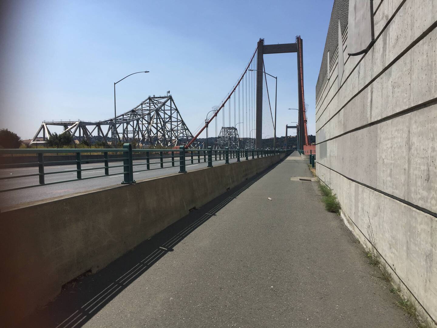 Veloauffahrt auf die Zampa Brücke.