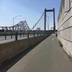 Veloauffahrt auf die Zampa Brücke.