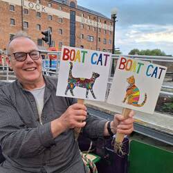 Tom liked the 'boat cat' signs