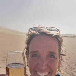 Sektchen in der Wüste - das lassen wir uns gefallen!