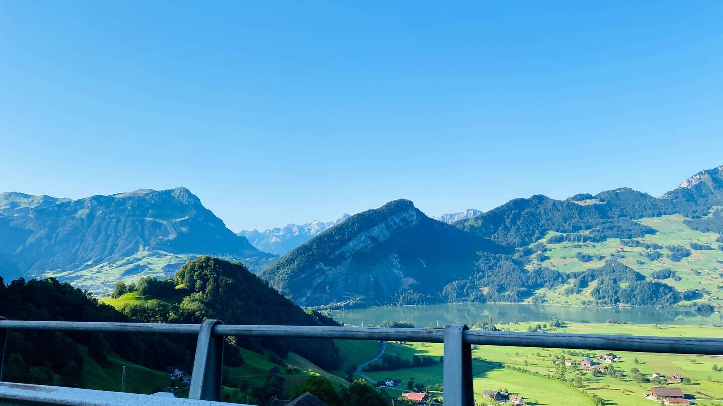 Zentralschweiz mit herrlichem Bergpanorama