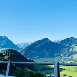 Zentralschweiz mit herrlichem Bergpanorama