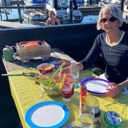 Grillen in der Abendsonne