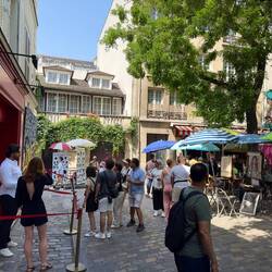 Street scenes in Montmartre.