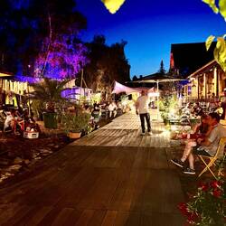 Auch außen ein tolles Gelände um sich aufzuhalten