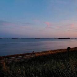 Schönen Abend... Blick über die "Seestrasse nach Antwerpen"...