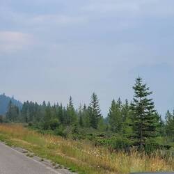 Montagnes enfumées à cause des incendies