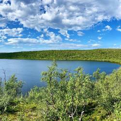 Beim See Skárrejávri habe ich eine Pause für mein Mittagessen eingelegt.