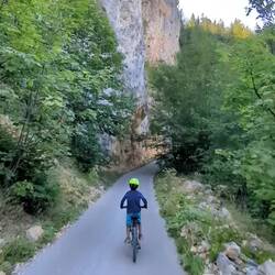 Canyon descent to Sušičko lake