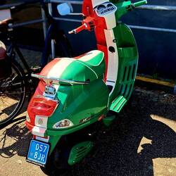 Und dann noch das... aber HALT: stand auf dem Parkplatz = nicht käuflich...