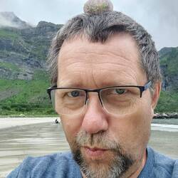 Norwegische Krone mit Stativ
