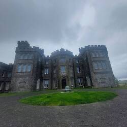 Erstes Schloss