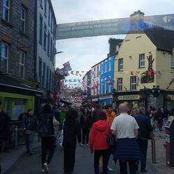Typische Straße in Galway
