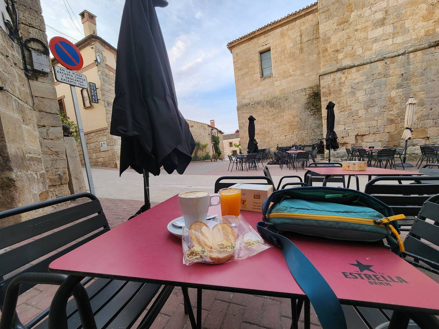 Breakfast in Hontanas