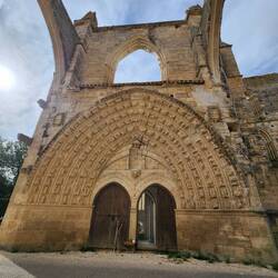 Going under the Arch of San Antón