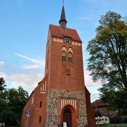 Spätabends erreichen wir schließlich..