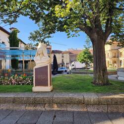 Statue of Queen of Leon 1109-1126