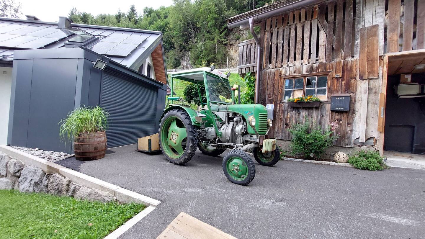 Am Wegesrand ich einen Traktor fand