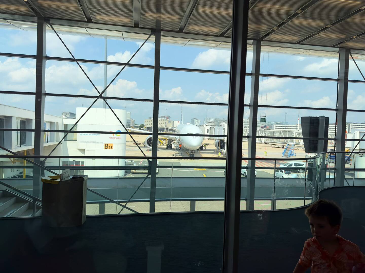 AA151 at the gate in CDG.