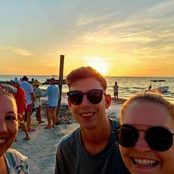 Sunset-Drink mit Yannik und Yasmine