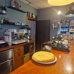 In einer Bar in Spanien steht eigentlich immer ein Teller mit Tortilla an der Theke.