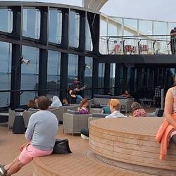 Mit live Musik