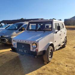 Original madagassisches Auto Karenjy