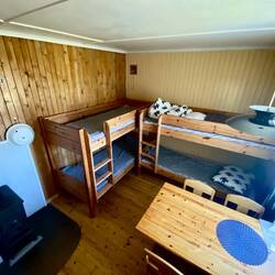 Zum Glück muss ich mein Zimmer mit niemandem teilen. Es ist nur noch ein Paar aus der Schweiz hier.