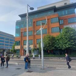 Die Laternen halten Händchen