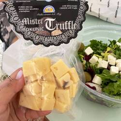 This was a fantastic cheese with truffle🤤