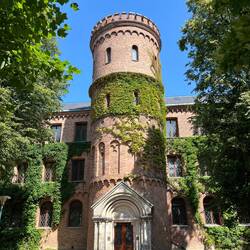 Aber auch der ehemalige königliche Residenzsitz des dänischen Königs und..