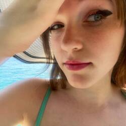 Do not attempt to apply eyeliner on a boat: results will be chaotic