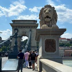 Entrance to the Chain Bridge