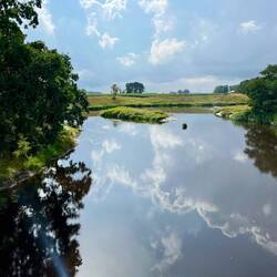 ..und der Campingplatz schon im Sonnenschein auf uns wartet.