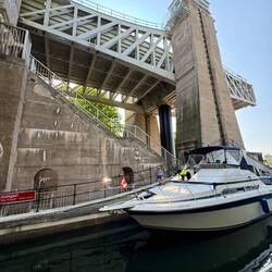 Bottom of lock waiting to go up