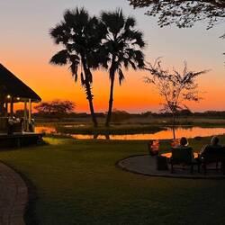 Langsam geht die Sonne unter