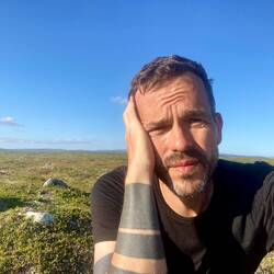 Zwei Kilometer vor dem Etappenziel musste ich noch eine Pause einlegen, da ich total erschöpft war.