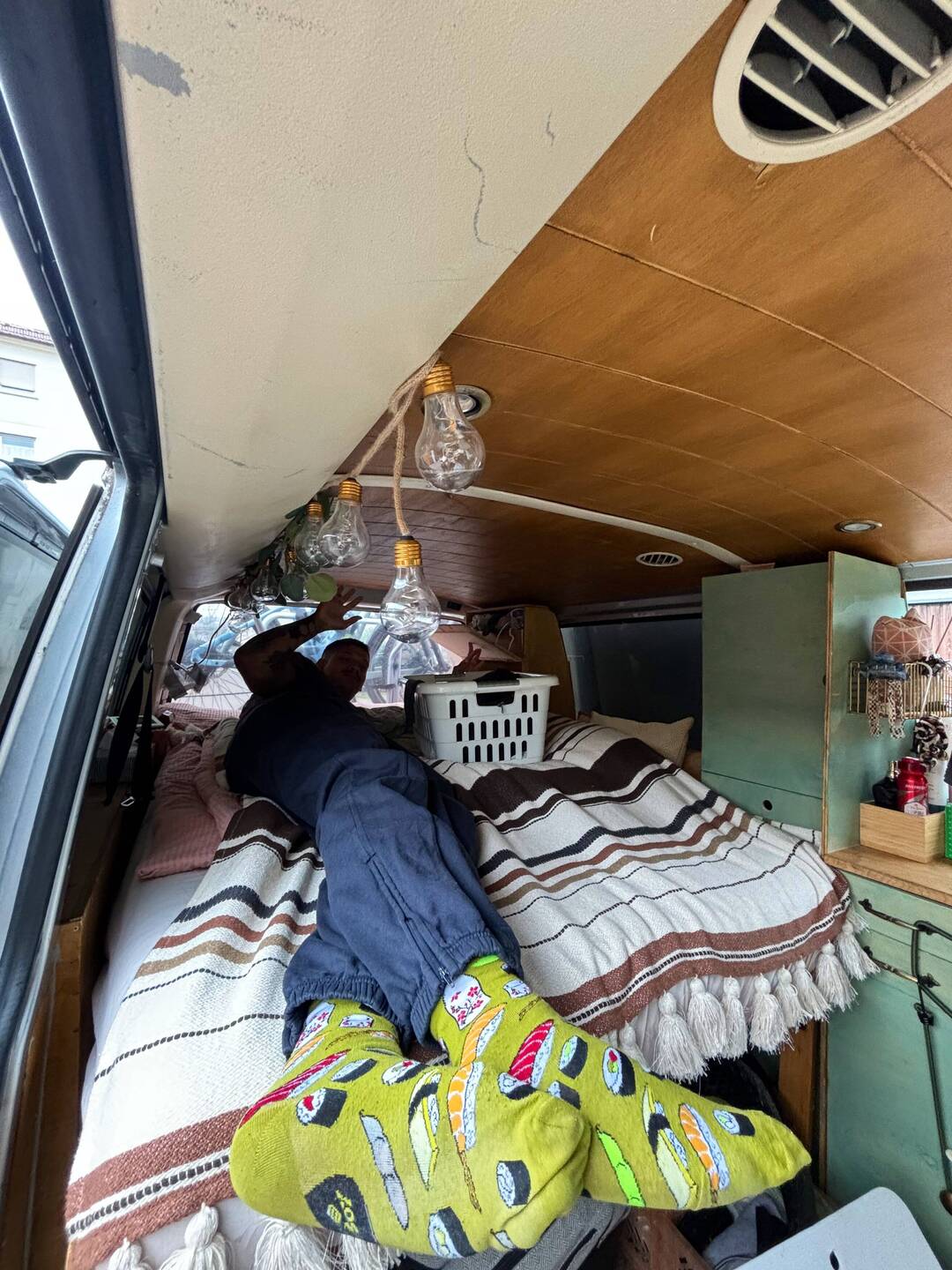 Jan räumt seine letzten Klamotten ein 👍🏼