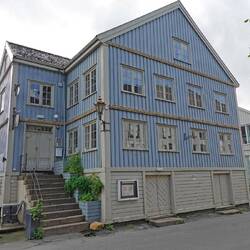 Eines der sehr alten Holzhäuser, heute sind sie selten geworden.