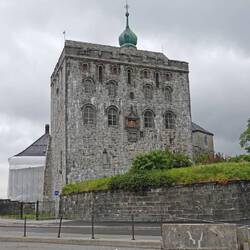 Vom Liegeplatz aus erreichten wir zuerst diese Festung.