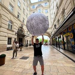 Atlas Brad🤣
