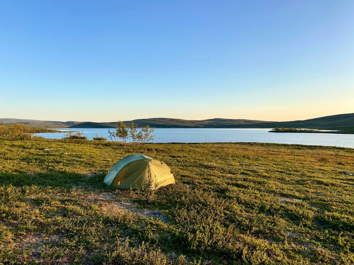 Um 21.15 Uhr scheint in Nordnorwegen noch immer die Sonne.