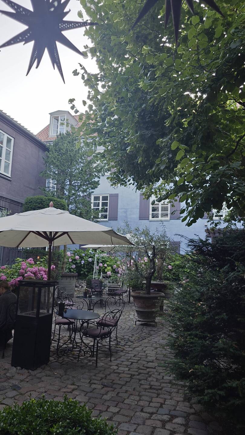 Hübscher Innenhof des Provence Boutique-Hotels