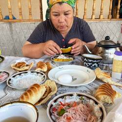 Frühstücken beim Familien-Clan
